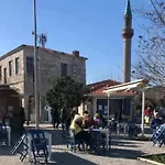 Five Bedroom Living, Triplex With Big Private Garden, Fifty Meters To Sea In Urla, Sleeps Twelve, Three Baths Βίλα