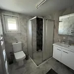 Five Bedroom Living, Triplex With Big Private Garden, Fifty Meters To Sea In Urla, Sleeps Twelve, Three Baths Βίλα *