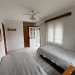 Βίλα Five Bedroom Living, Triplex With Big Private Garden, Fifty Meters To Sea In Urla, Sleeps Twelve, Three Baths *