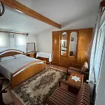Βίλα Five Bedroom Living, Triplex With Big Private Garden, Fifty Meters To Sea In Urla, Sleeps Twelve, Three Baths Βουρλά