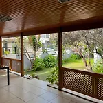 Βίλα Five Bedroom Living, Triplex With Big Private Garden, Fifty Meters To Sea In Urla, Sleeps Twelve, Three Baths