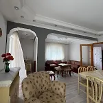 Βίλα Five Bedroom Living, Triplex With Big Private Garden, Fifty Meters To Sea In Urla, Sleeps Twelve, Three Baths