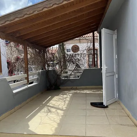 Five Bedroom Living, Triplex With Big Private Garden, Fifty Meters To Sea In Urla, Sleeps Twelve, Three Baths Βίλα Βουρλά