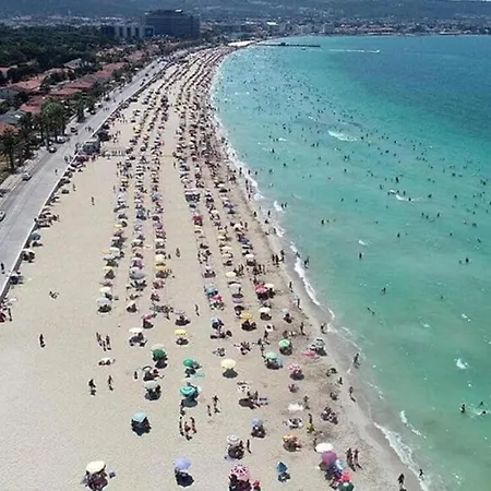 Five Bedroom Living, Triplex With Big Private Garden, Fifty Meters To Sea In Urla, Sleeps Twelve, Three Baths Willa *