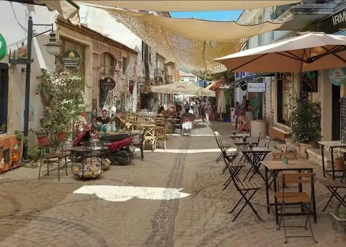 Five Bedroom Living, Triplex With Big Private Garden, Fifty Meters To Sea In Urla, Sleeps Twelve, Three Baths * Urla