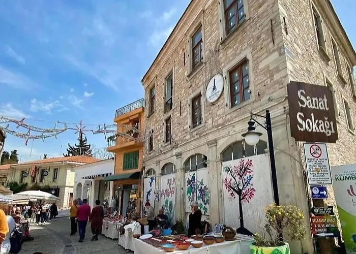 Five Bedroom Living, Triplex With Big Private Garden, Fifty Meters To Sea In Urla, Sleeps Twelve, Three Baths Vilă