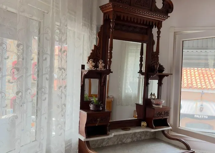 Five Bedroom Living, Triplex With Big Private Garden, Fifty Meters To Sea In Urla, Sleeps Twelve, Three Baths Urla