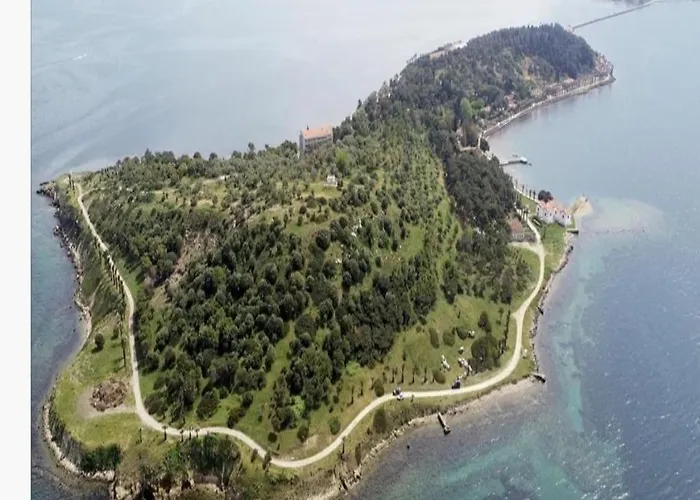 Five Bedroom Living, Triplex With Big Private Garden, Fifty Meters To Sea In Urla, Sleeps Twelve, Three Baths Urla