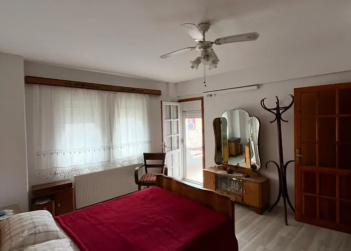 Five Bedroom Living, Triplex With Big Private Garden, Fifty Meters To Sea In Urla, Sleeps Twelve, Three Baths Vilă