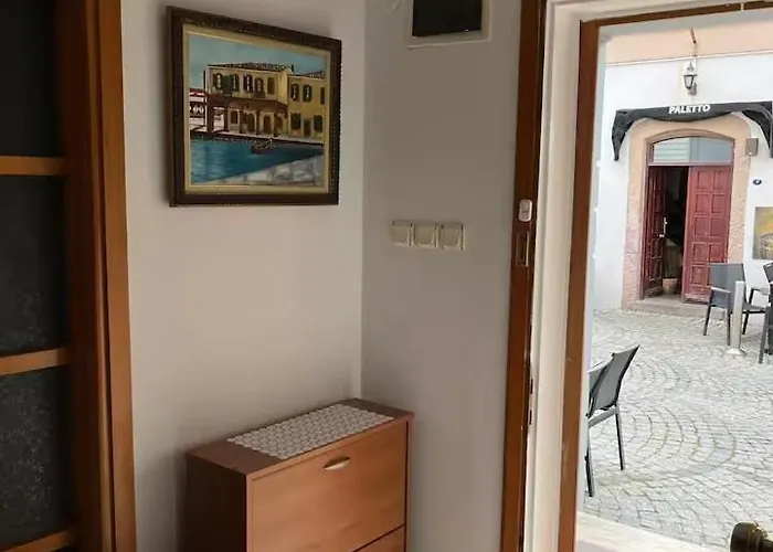 Five Bedroom Living, Triplex With Big Private Garden, Fifty Meters To Sea In Urla, Sleeps Twelve, Three Baths Vilă *