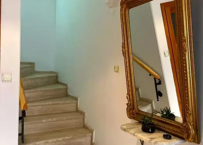 Five Bedroom Living, Triplex With Big Private Garden, Fifty Meters To Sea In Urla, Sleeps Twelve, Three Baths Vilă Urla