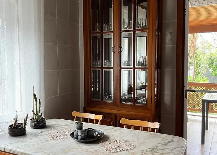 Five Bedroom Living, Triplex With Big Private Garden, Fifty Meters To Sea In Urla, Sleeps Twelve, Three Baths Vilă